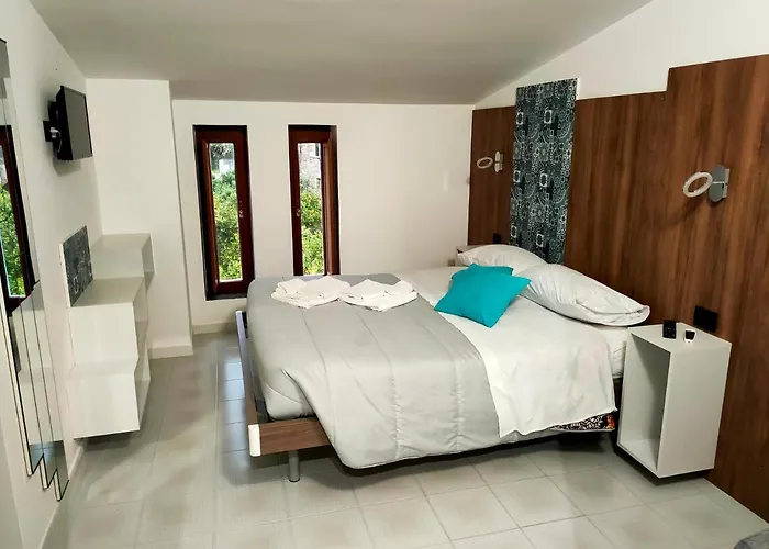 Picarielli Oda ve Kahvaltı 3*